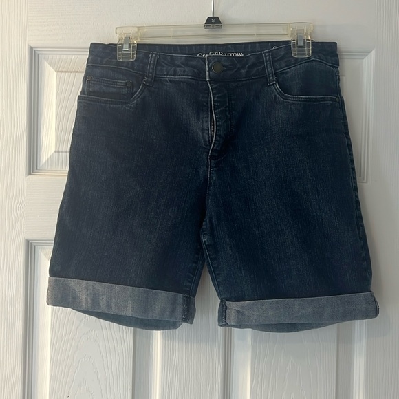 Croft and barrow size 8 Jean shorts. Classic fit/stretch. Excellent condition - Picture 1 of 3